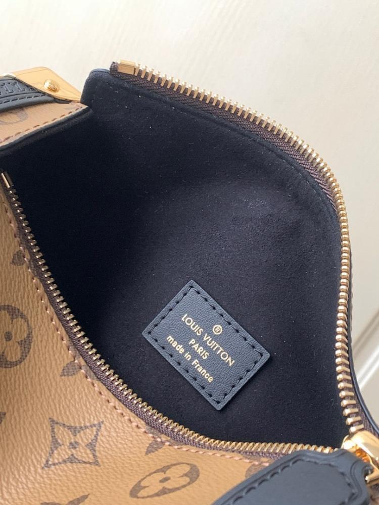 Stylish Refined Leather Crossbody Bag