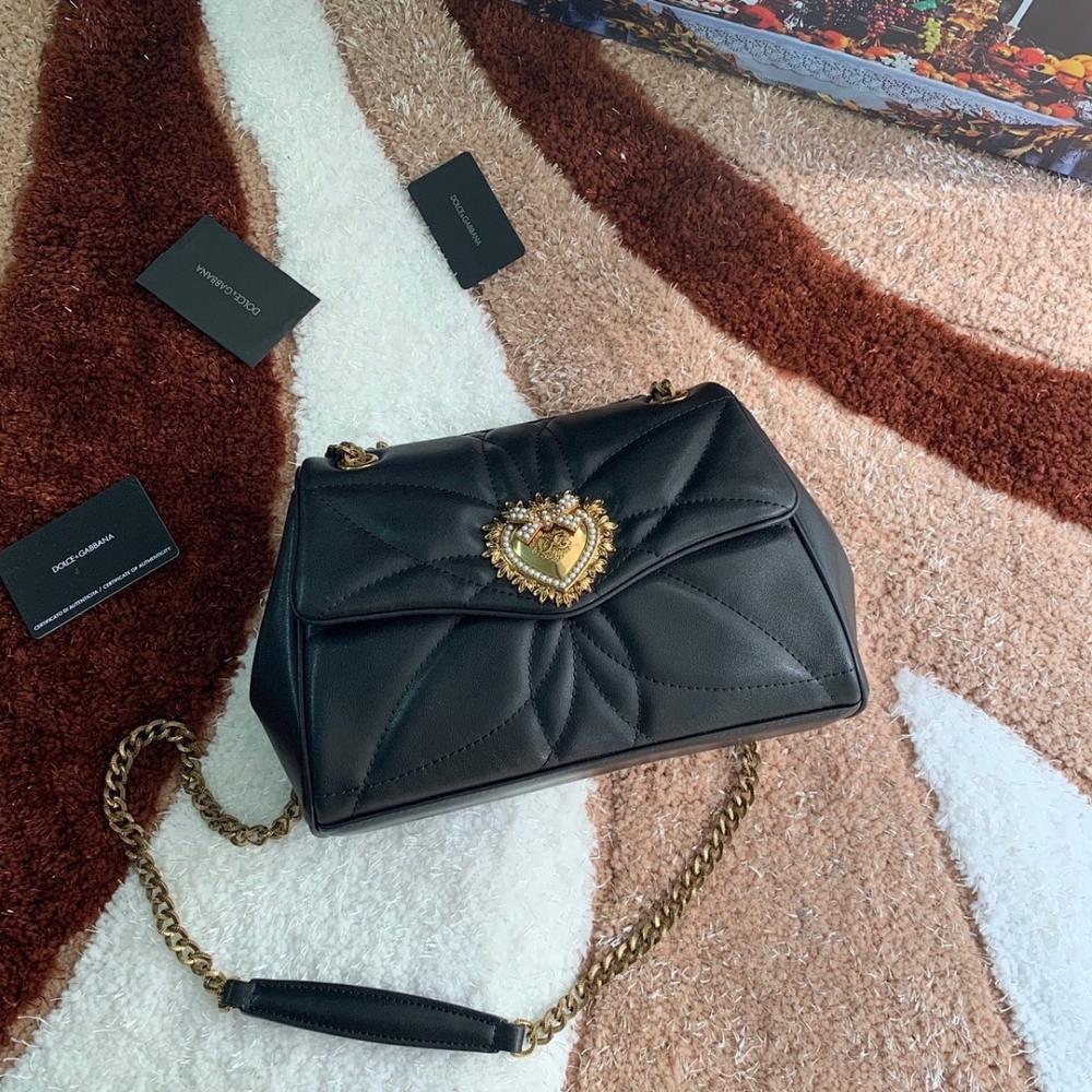 Luxury Elegant Quilted Leather Crossbody Bag – Limited Edition