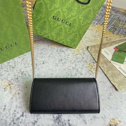 Modern Refined Shoulder Bag