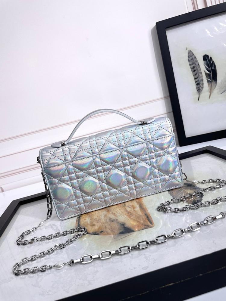 Classic Italian-Inspired Leather Shoulder Bag