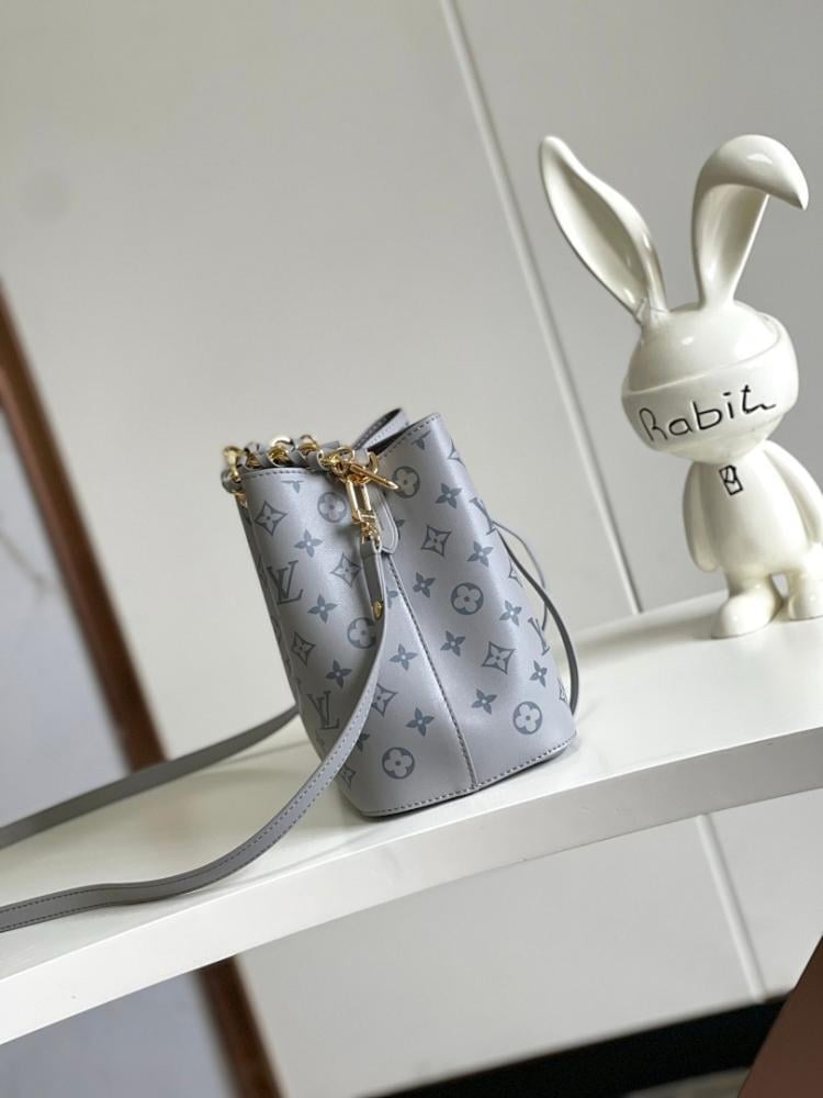Classic Modern Woven Bag