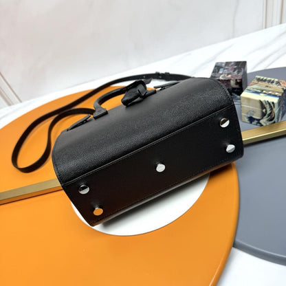 Classic Shoulder Bag