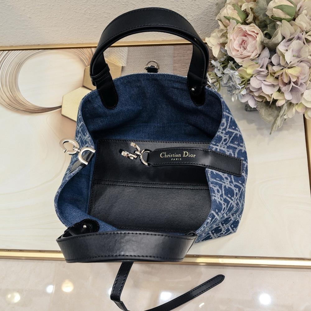 Modern Refined Calfskin Crossbody Bag