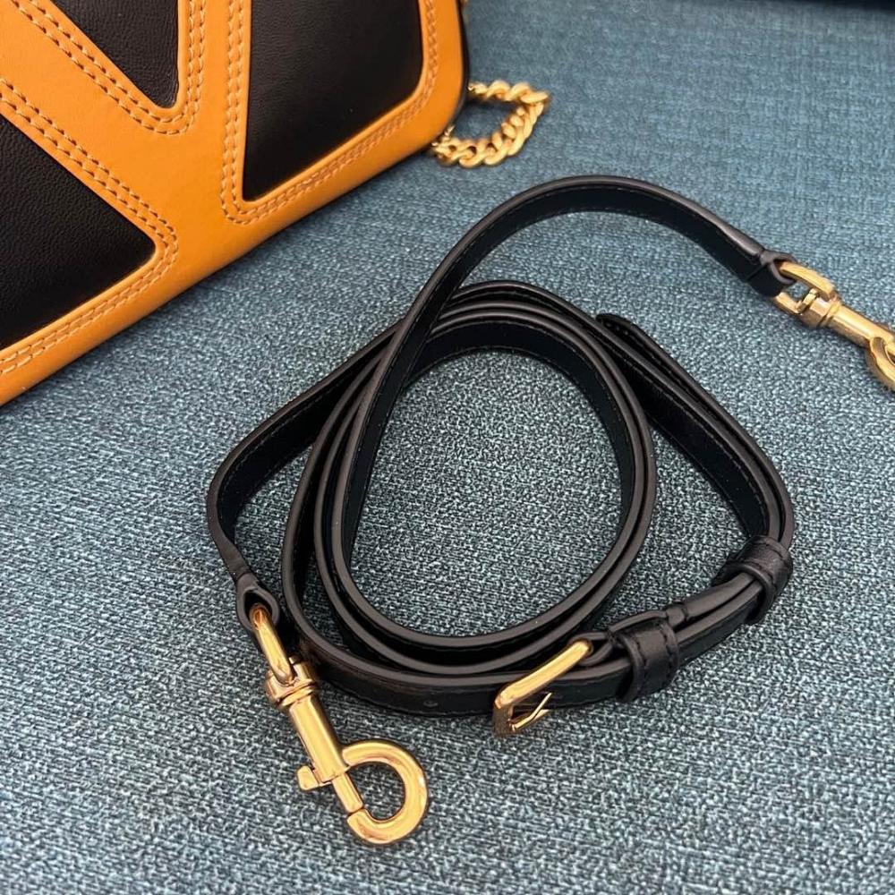 VLogo Signature Leather Shoulder Bag
