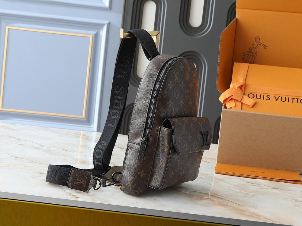 Italian-Inspired Elegant Shoulder Bag