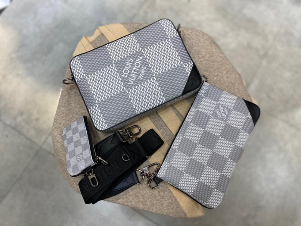 Modern Refined Grey Shoulder Bag