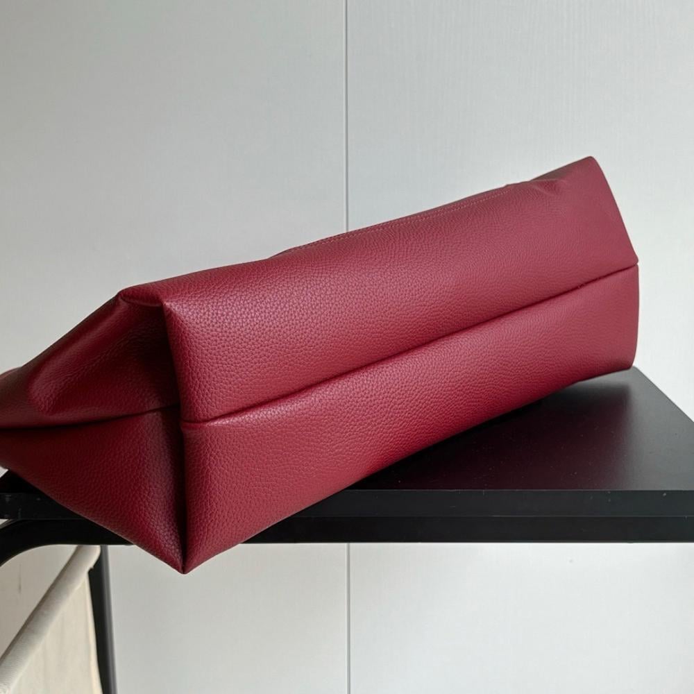 Classic Italian-Inspired Crossbody Bag