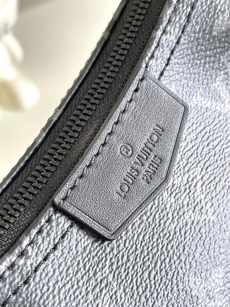 Elegant Refined Canvas Shoulder Bag