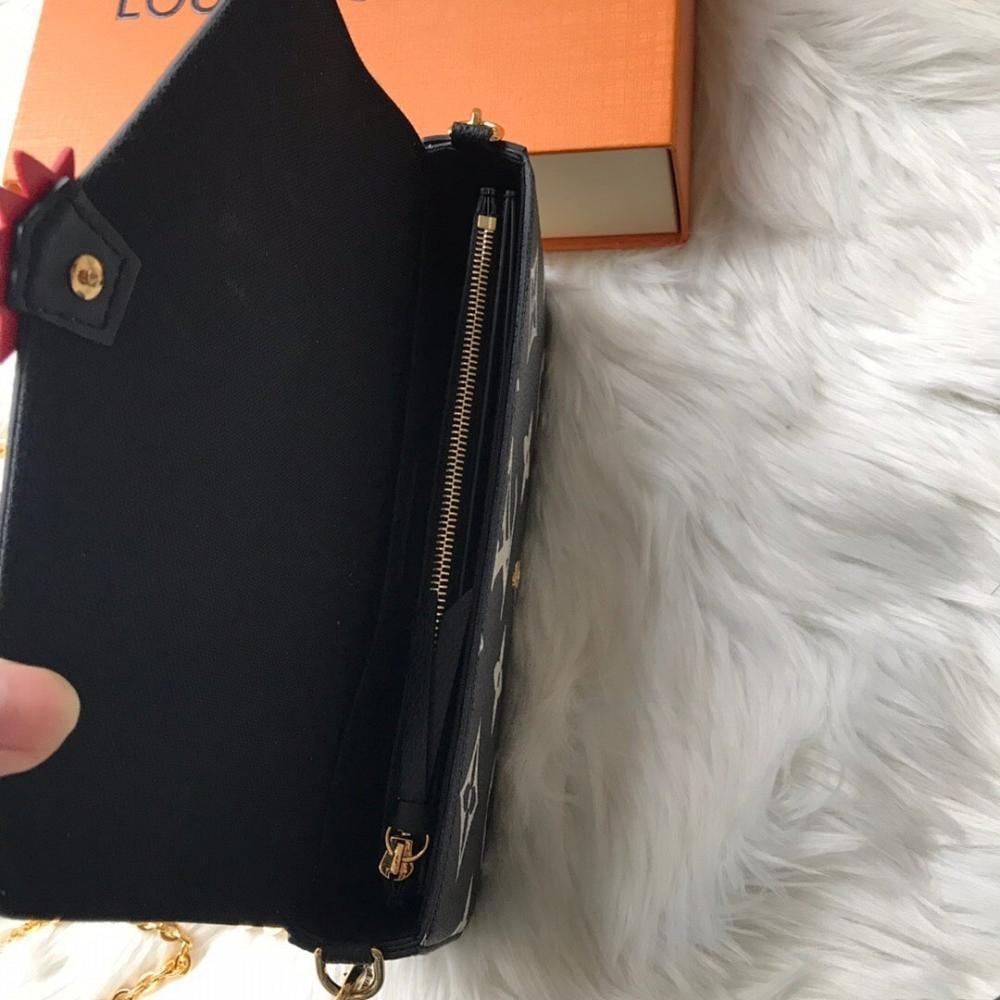 Classic Italian-Inspired Leather Top Handle Bag
