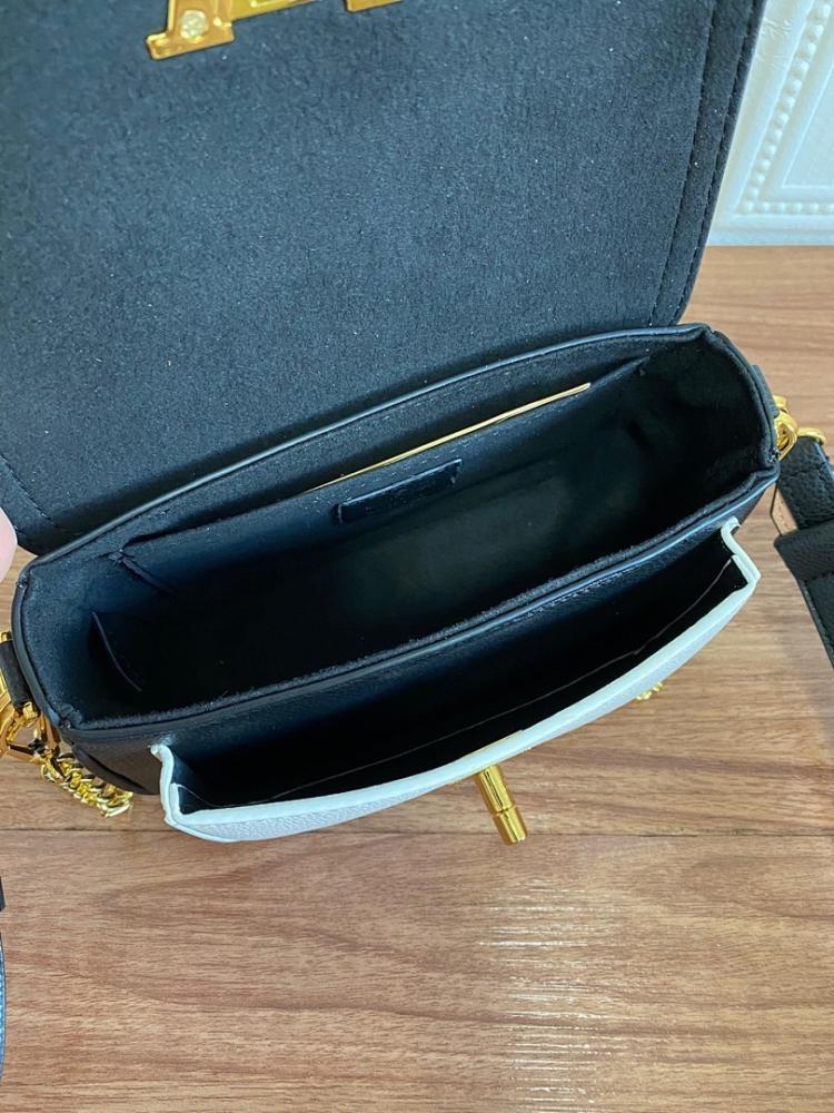 Elegant Stylish Calfskin Shoulder Bag