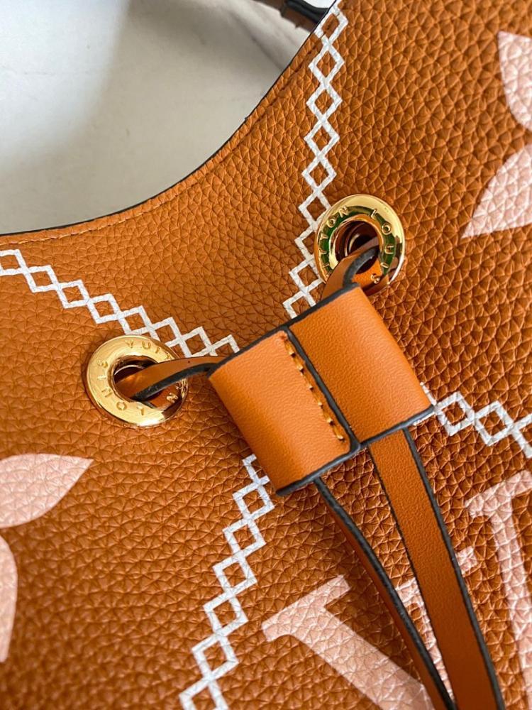 Modern Leather Bucket Bag – Special Edition