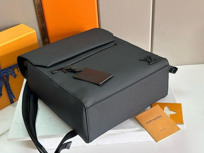 Stylish Refined Leather Crossbody Bag