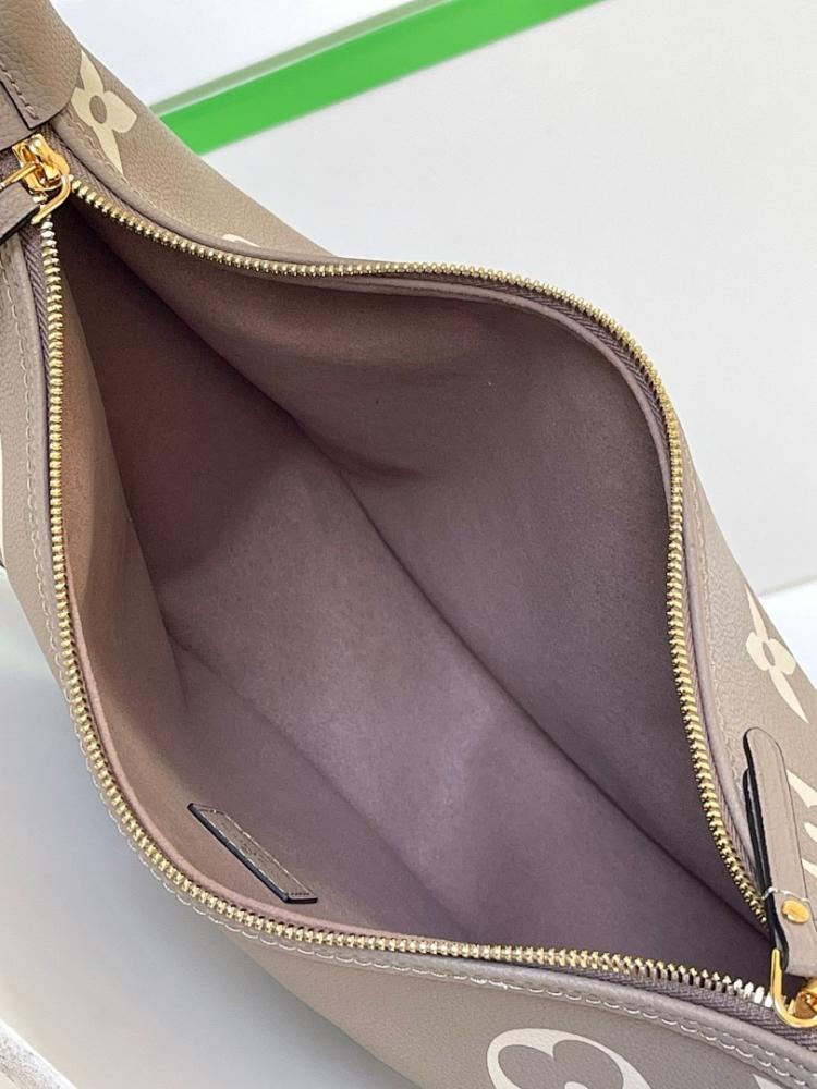 Classic Leather Shoulder Bag – Limited Edition