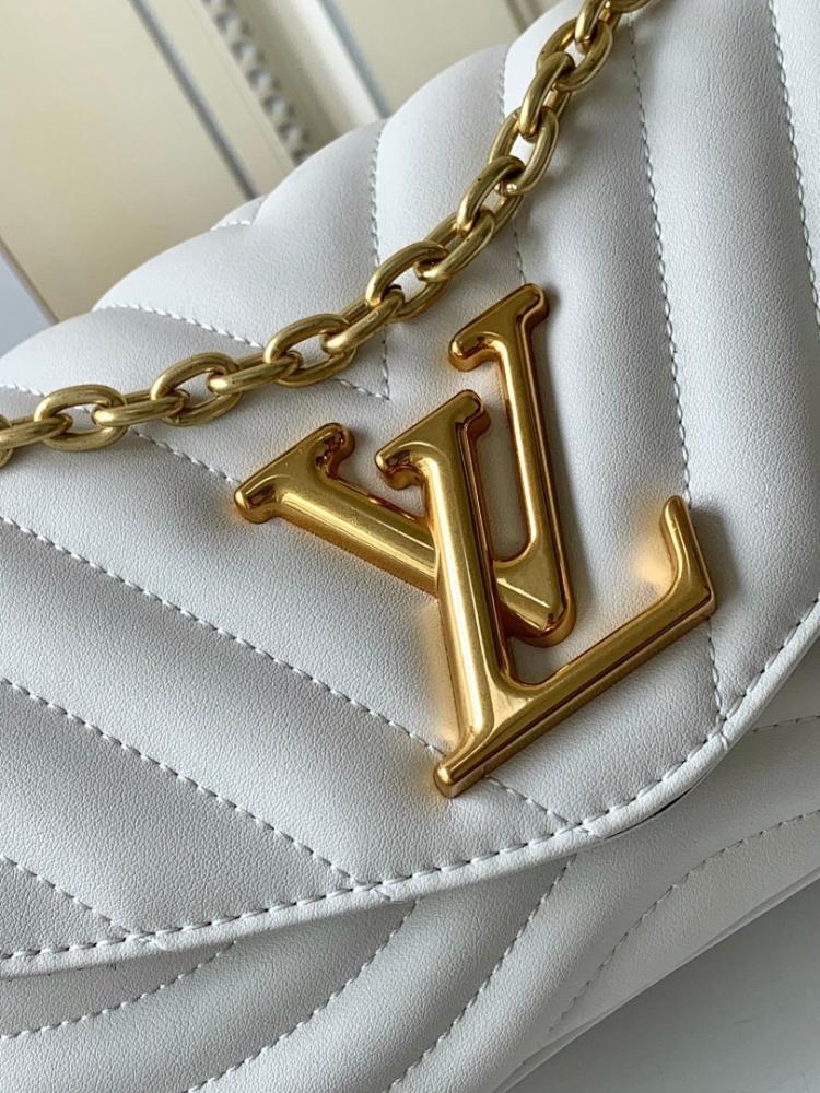Classic Refined Quilted Leather Shoulder Bag