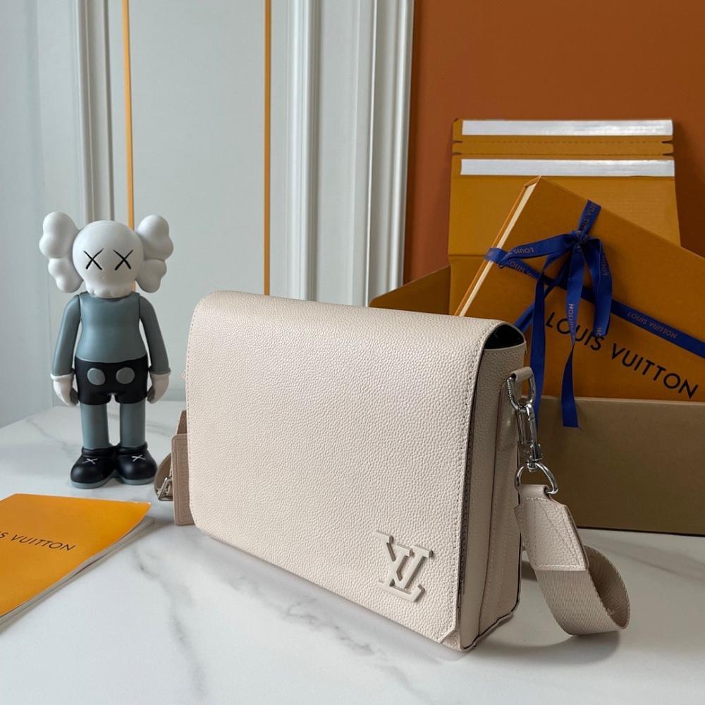 Modern Elegant Leather Top Handle Bag – Limited Edition
