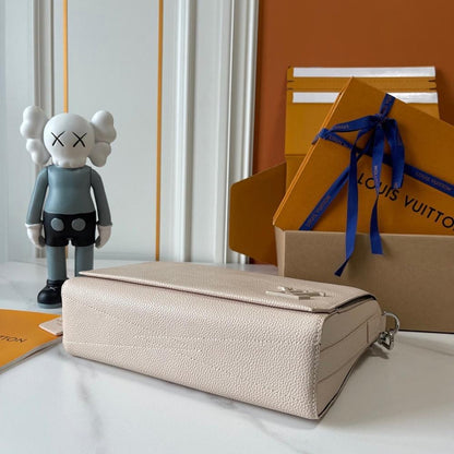 Modern Elegant Leather Top Handle Bag – Limited Edition