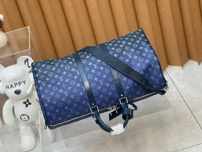 Modern Black Shoulder Bag – Limited Edition