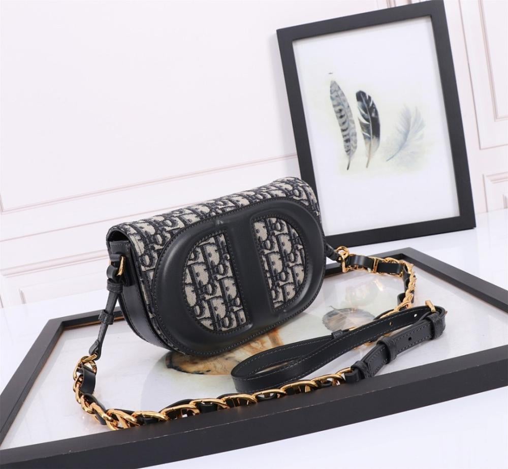 Modern Italian-Inspired Quilted Leather Shoulder Bag