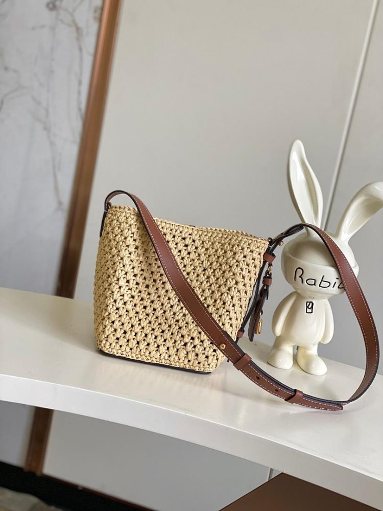Elegant Refined Raffia Top Handle Bag