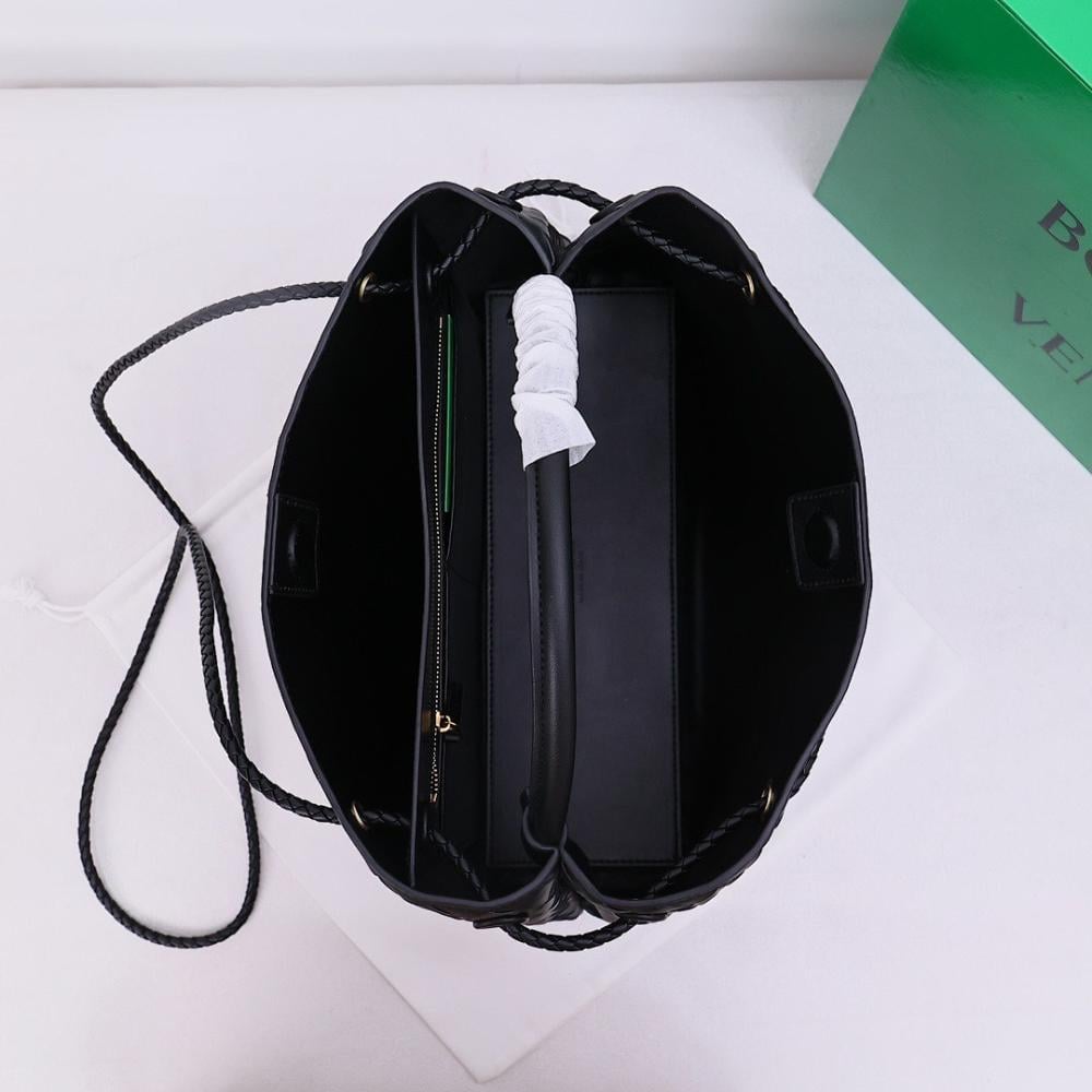 Italian-Inspired Elegant Bag