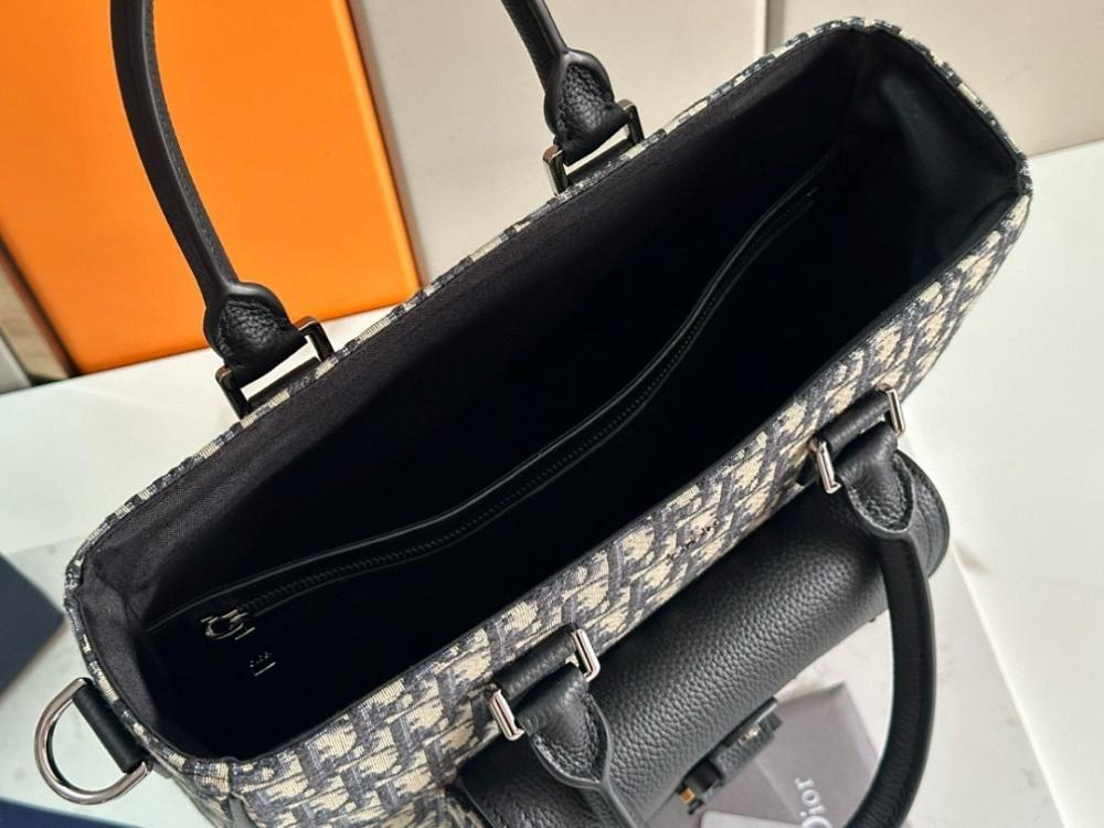 Stylish Refined Black Printed Leather Shoulder Bag