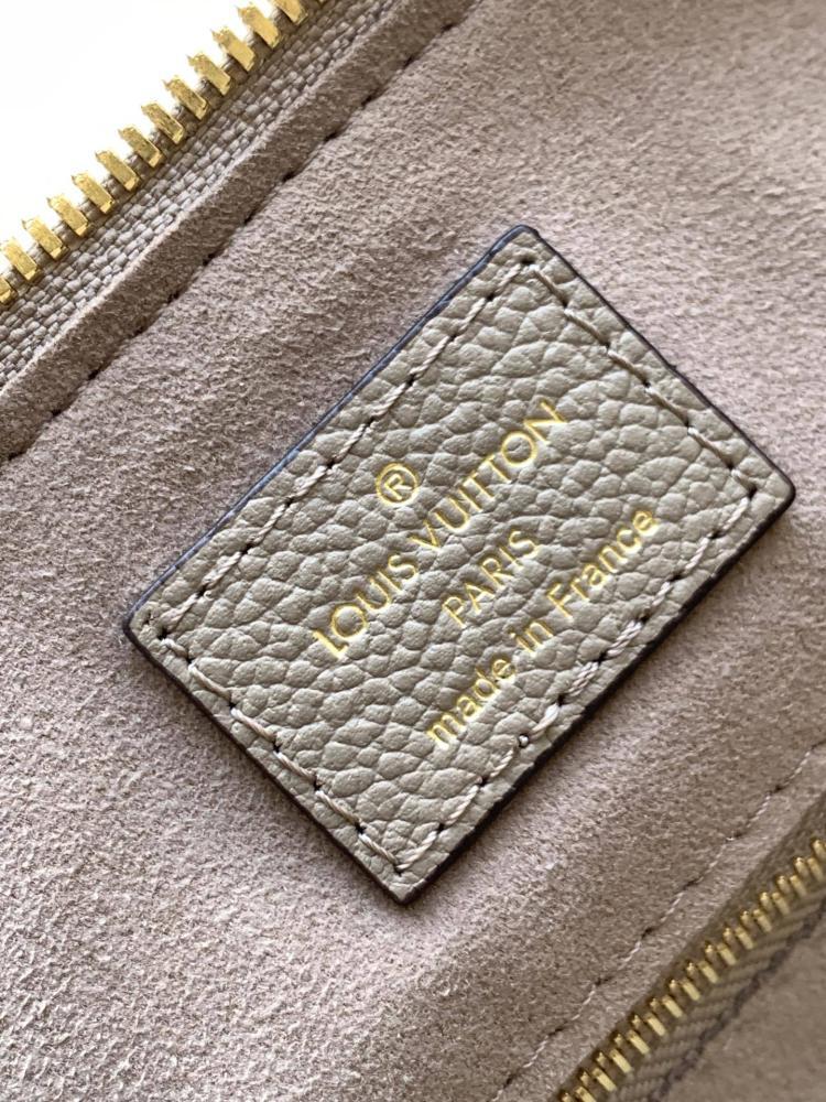Classic Crossbody Bag