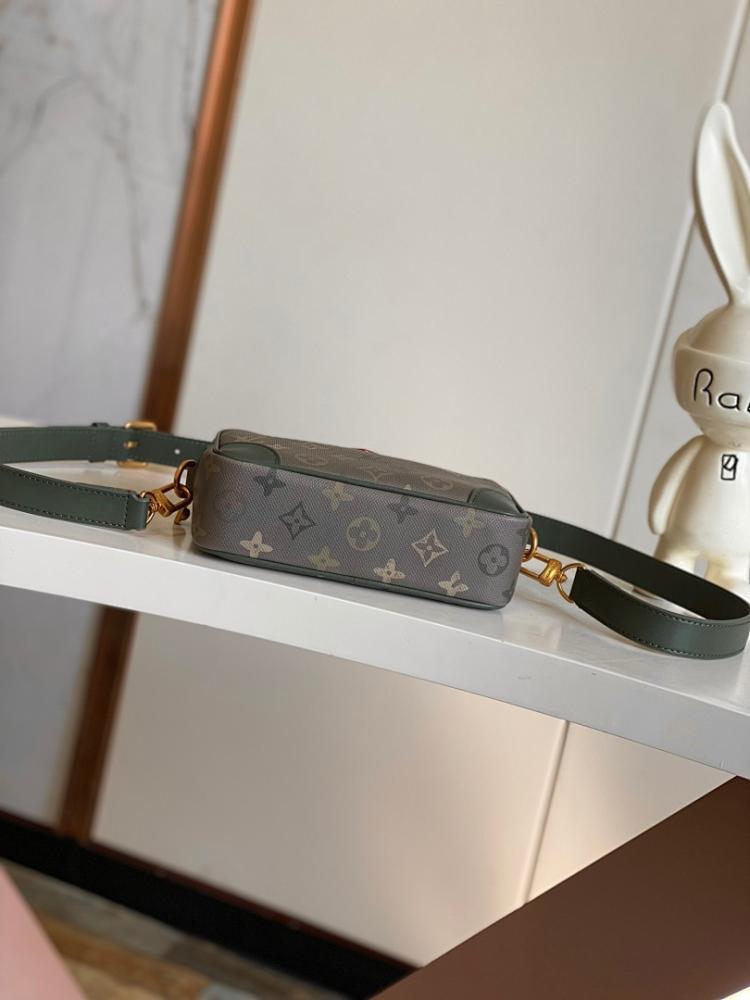 Italian-Inspired Luxury Green Leather Crossbody Bag