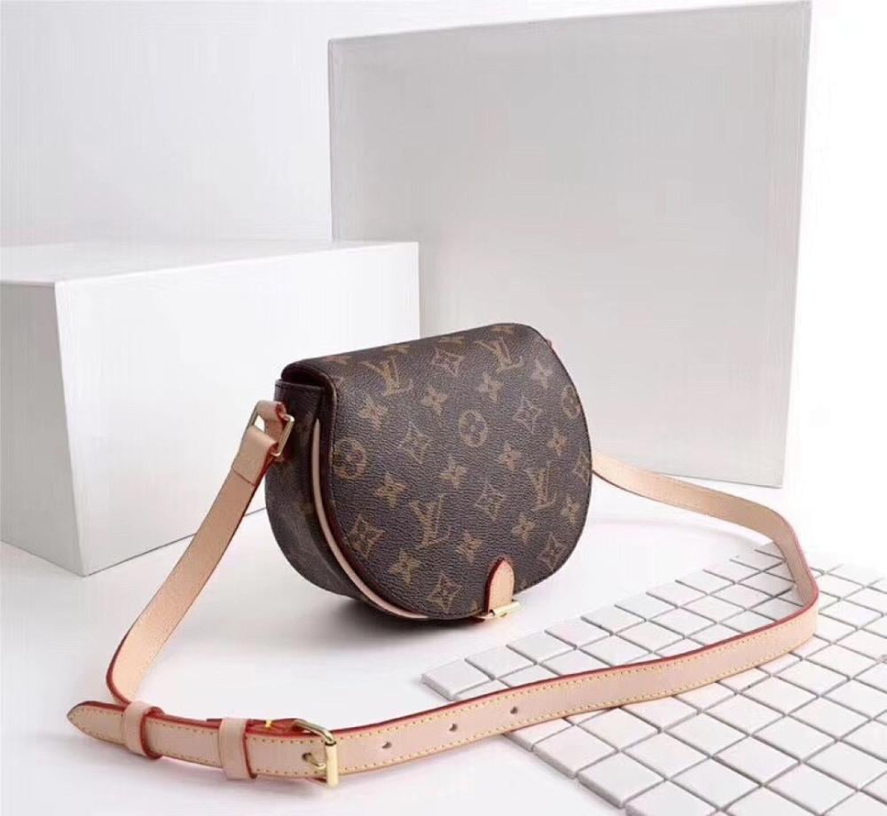 Modern Italian-Inspired Shoulder Bag