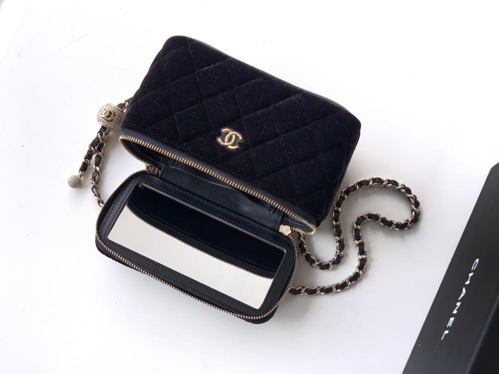 Alma Gold Satin Wallet