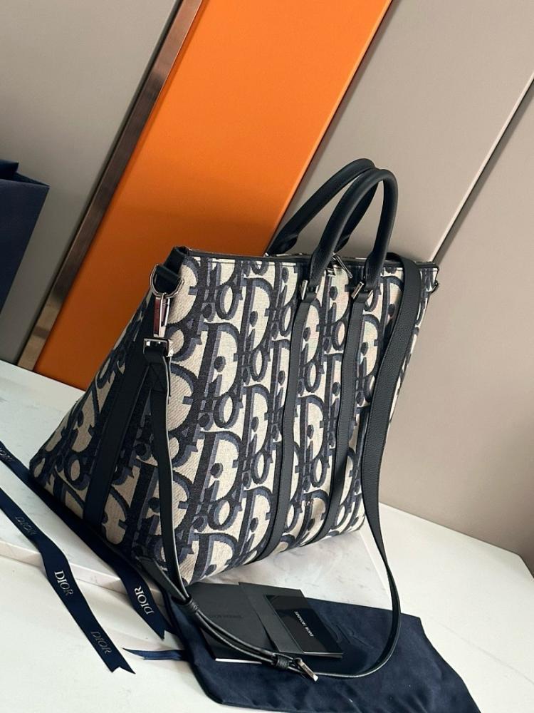 Elegant Stylish Black Printed Leather Shoulder Bag