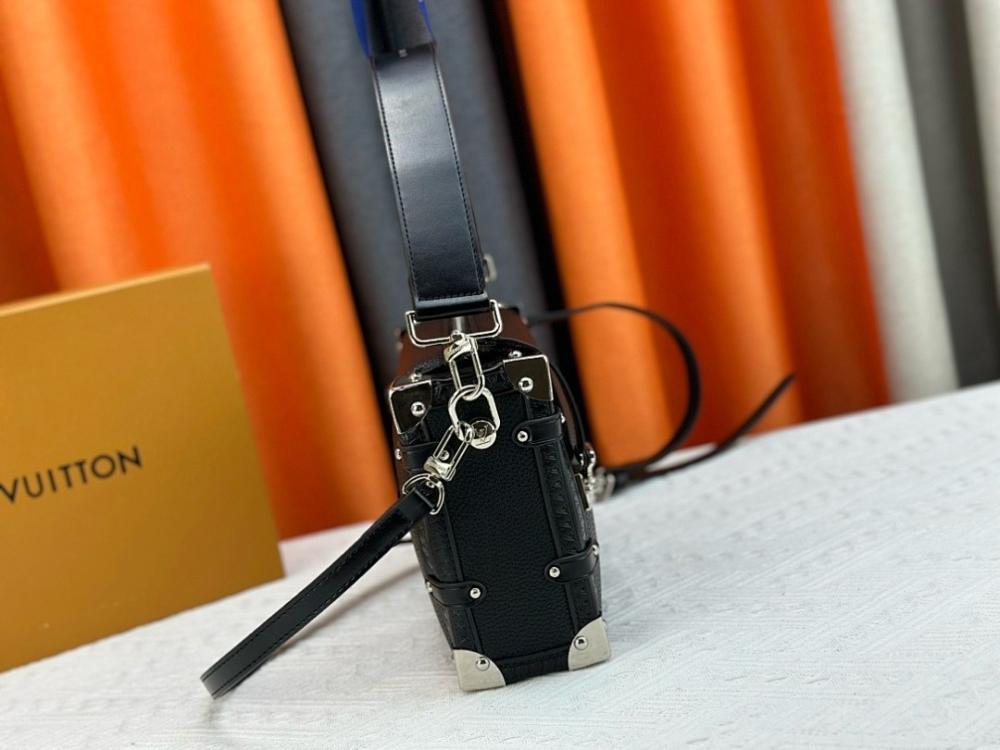 Stylish Refined Calfskin Shoulder Bag