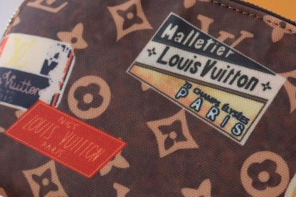 Classic Refined Crossbody Bag