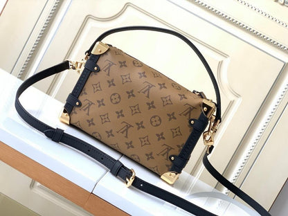 Stylish Refined Leather Crossbody Bag