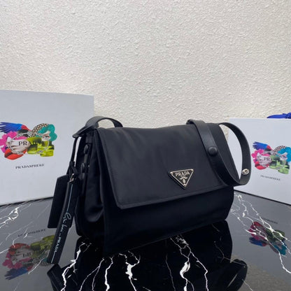 Classic Shoulder Bag