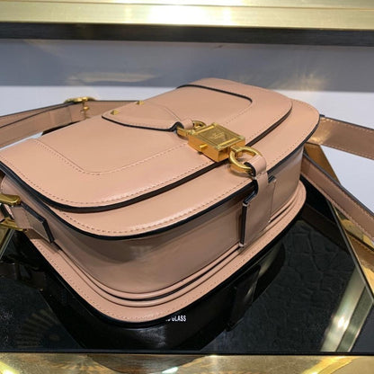 Stylish Gold Leather Shoulder Bag – Special Edition