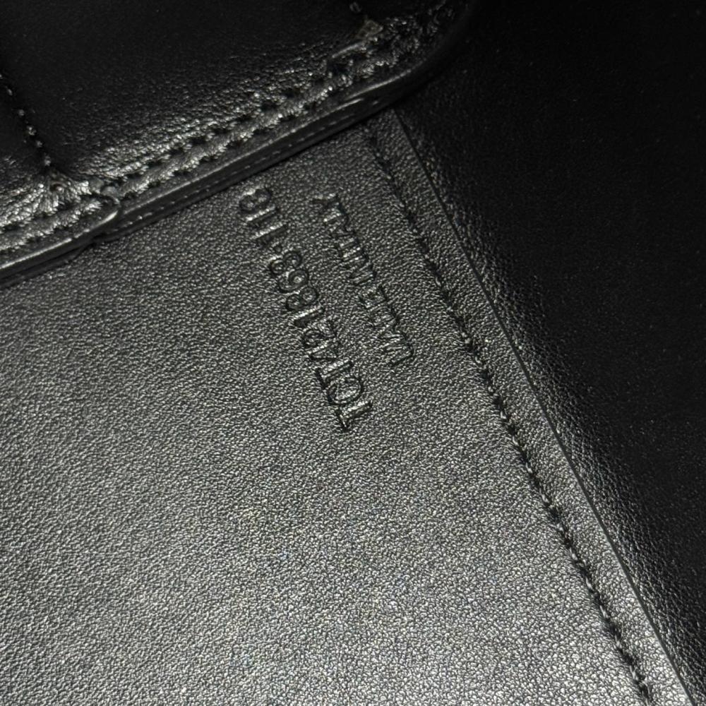 Classic Shoulder Bag
