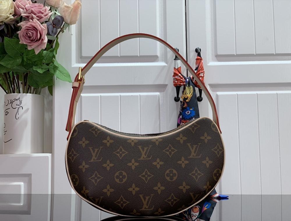 Classic Shoulder Bag