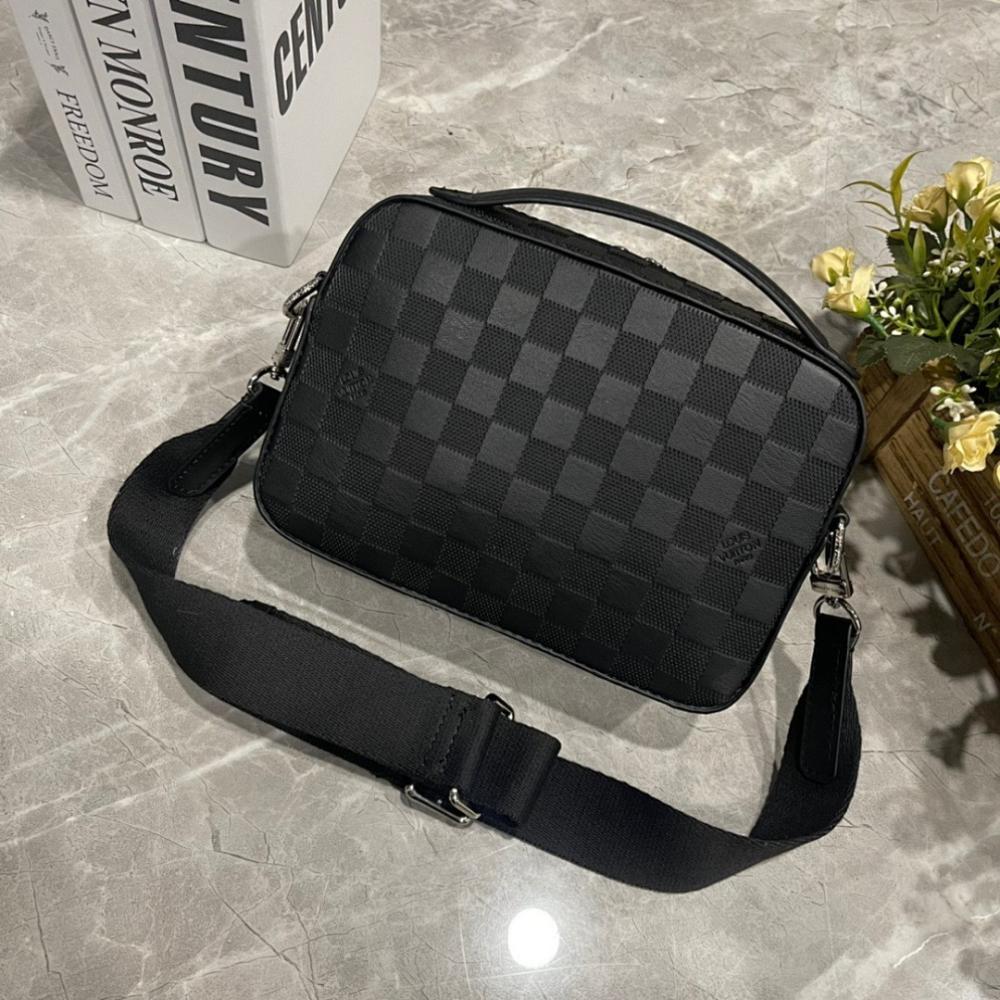 Modern Elegant Quilted Leather Shoulder Bag