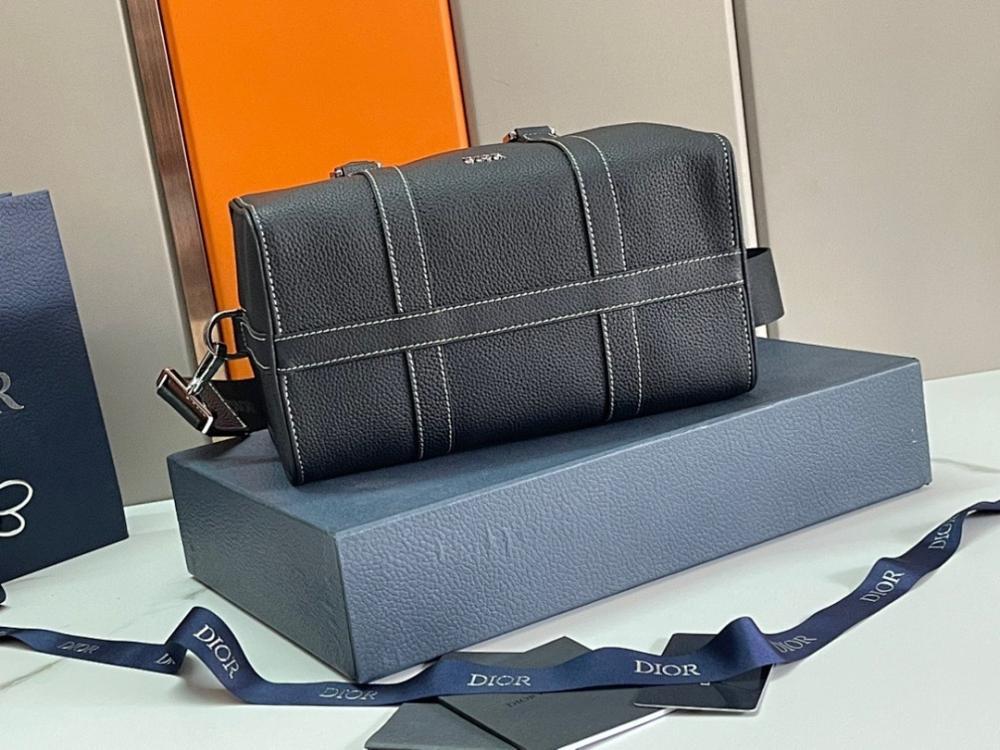 Stylish Refined Black Leather Shoulder Bag