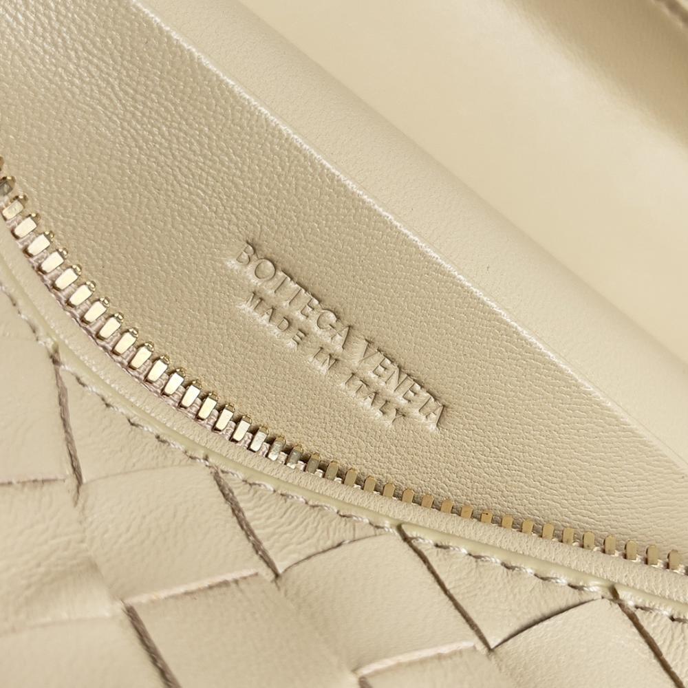 Elegant Shoulder Bag