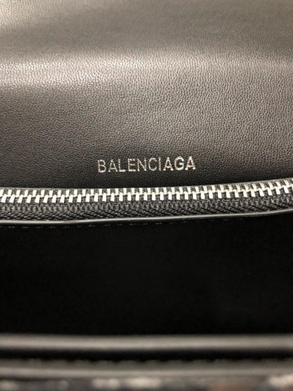 Stylish Calfskin Shoulder Bag – Limited Edition