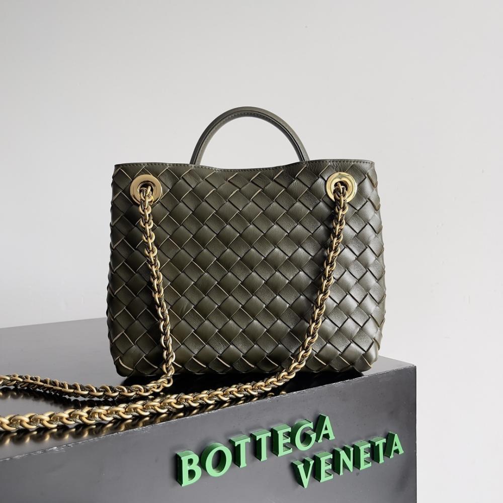 Classic Leather Shoulder Bag