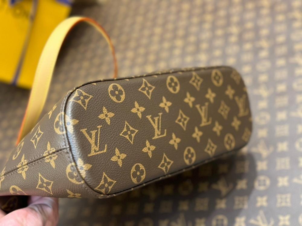 Modern Italian-Inspired Calfskin Tote Bag
