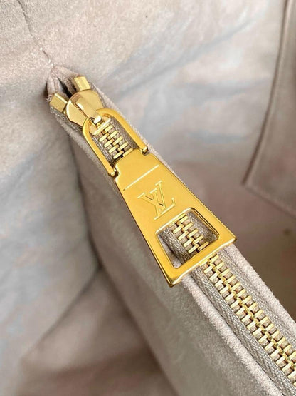 Modern Italian-Inspired Leather Shoulder Bag